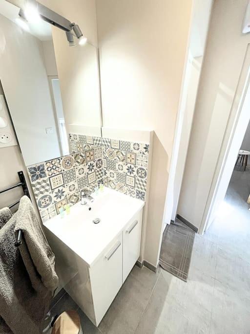 Studio bien équipé à 2 pas de la gare Béziers Exterior foto