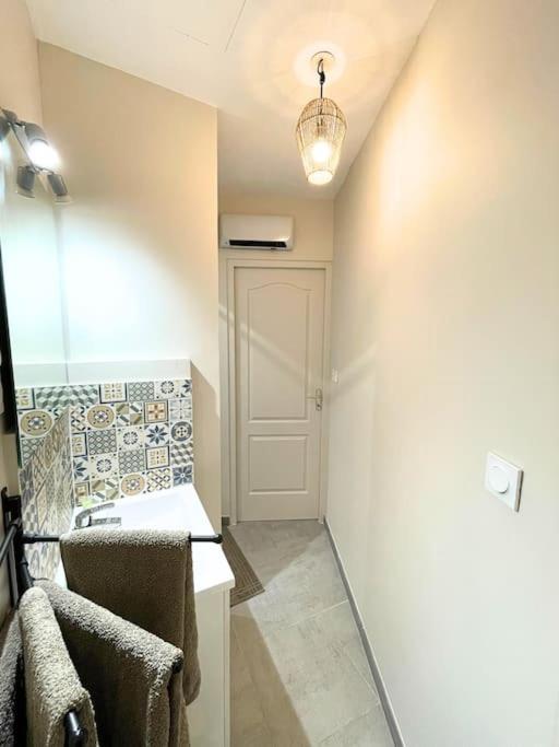 Studio bien équipé à 2 pas de la gare Béziers Exterior foto